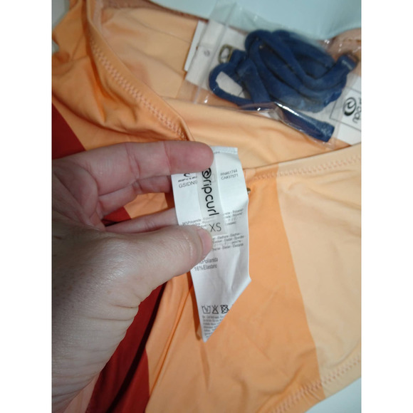 Rip Curl Women's Standard Sunsetters Block One Piece X-Small Peach - Picture 8 of 9